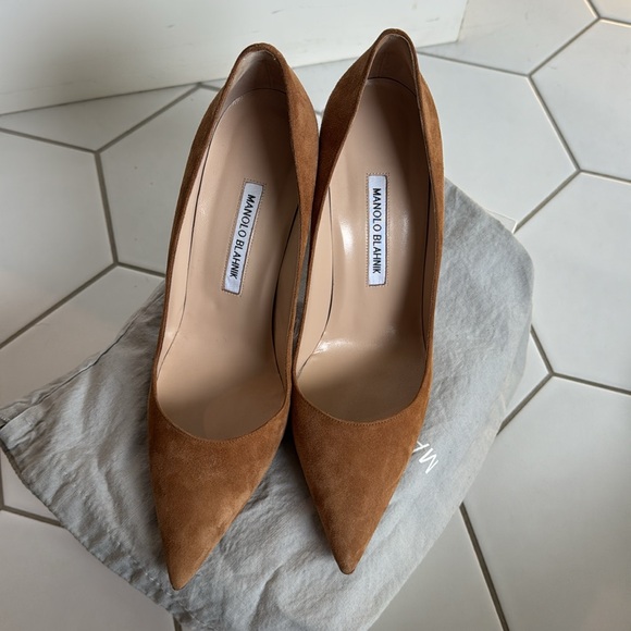 Manolo Blahnik's suede 'BB' pumps - Picture 4 of 9